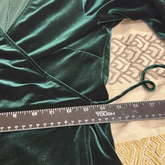 (B1) Zara Long-sleeved mini wrap dress in emerald green‎ velvet, size M - Picture 9 of 11
